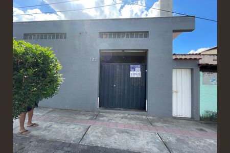 Casa à venda com 360m², 6 quartos e 3 vagasPlaca Instalada no dia 28-04-2026 com o codiggo RXDE-84
