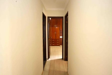 Corredor de apartamento para alugar com 2 quartos, 52m² em Sítio Pinheirinho, São Paulo