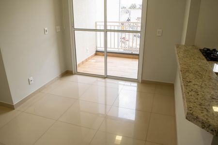 Casa de Condomínio para alugar com 2 quartos, 64m² em Chácara Seis de Outubro, São Paulo