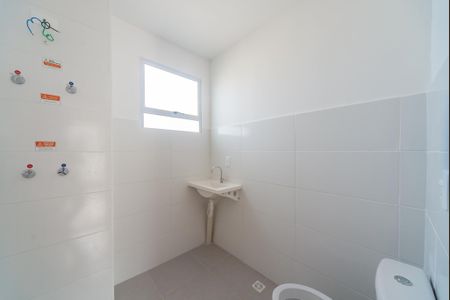 Banheiro de apartamento para alugar com 2 quartos, 42m² em Jardim Krahe, Viamão