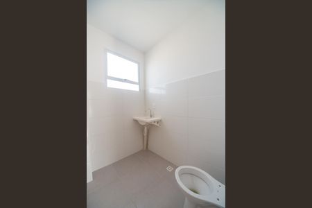 Banheiro de apartamento para alugar com 2 quartos, 42m² em Jardim Krahe, Viamão