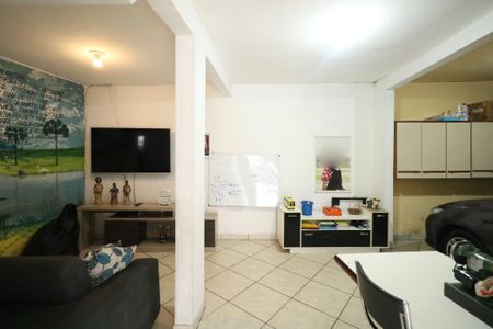 Casa à venda com 65m², 3 quartos e 2 vagas Casa à venda com 65m², 3 quartos e 2 vagasSala