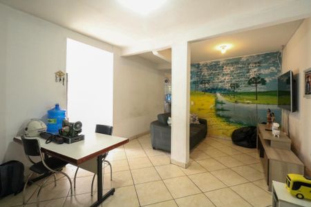 Casa à venda com 65m², 3 quartos e 2 vagas Casa à venda com 65m², 3 quartos e 2 vagasSala