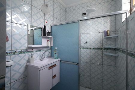 Casa à venda com 65m², 3 quartos e 2 vagas Casa à venda com 65m², 3 quartos e 2 vagasBanheiro