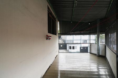 Casa à venda com 65m², 3 quartos e 2 vagas Casa à venda com 65m², 3 quartos e 2 vagasVaranda