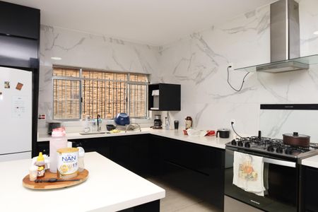 Casa para alugar com 300m², 6 quartos e 3 vagasCozinha