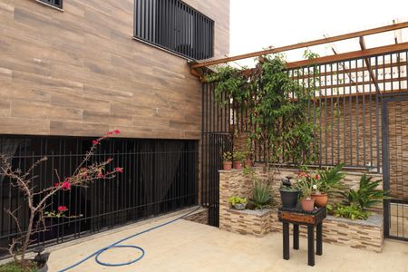 Casa para alugar com 300m², 6 quartos e 3 vagasVaranda
