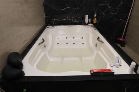 Casa para alugar com 300m², 6 quartos e 3 vagasBanheiro 1 -  Suíte (Quarto 6)