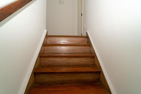 Casa para alugar com 160m², 4 quartos e 2 vagasAcesso ao andar superior