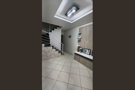 Sala de casa de condomínio para alugar com 2 quartos, 90m² em Vila Ré, São Paulo