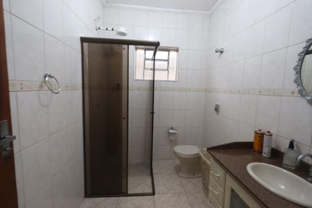 Casa à venda com 133m², 3 quartos e 2 vagasBanheiro de cima
