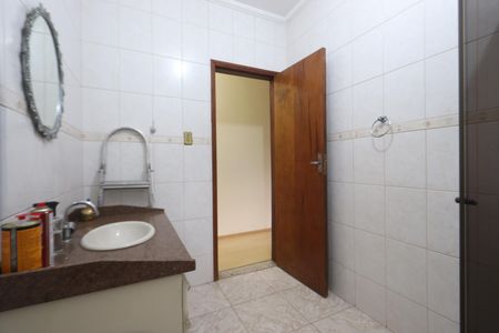 Casa à venda com 133m², 3 quartos e 2 vagasBanheiro de cima