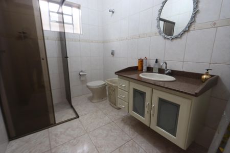 Casa à venda com 133m², 3 quartos e 2 vagasBanheiro de cima
