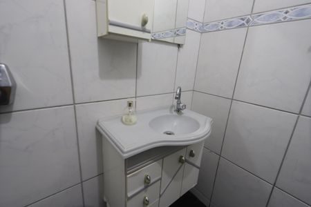 Casa à venda com 133m², 3 quartos e 2 vagasBanheiro de baixo