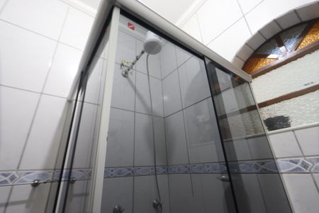 Banheiro de baixo de casa à venda com 3 quartos, 133m² em Chácara Belenzinho, São Paulo