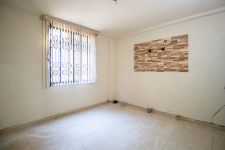 Sala de apartamento para alugar com 2 quartos, 50m² em Olaria, Rio de Janeiro