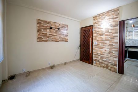 Sala de apartamento para alugar com 2 quartos, 50m² em Olaria, Rio de Janeiro