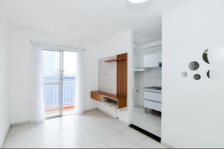 Sala de apartamento para alugar com 2 quartos, 50m² em Jardim Cocaia, Guarulhos