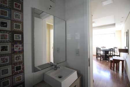 Apartamento para alugar com 65m², 2 quartos e sem vagaBanheiro