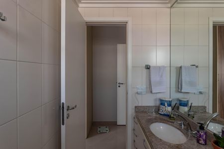 Apartamento à venda com 94m², 3 quartos e 2 vagasBanheiro da Suíte