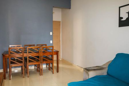 Apartamento à venda com 75m², 2 quartos e sem vagaSala
