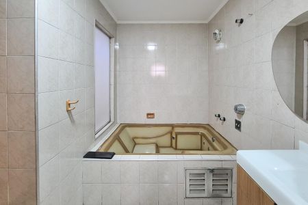 Casa para alugar com 150m², 3 quartos e 3 vagas Casa para alugar com 150m², 3 quartos e 3 vagasBanheiro da Suíte