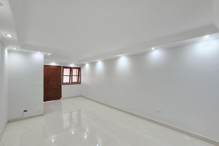 Casa para alugar com 150m², 3 quartos e 3 vagas Casa para alugar com 150m², 3 quartos e 3 vagasSala