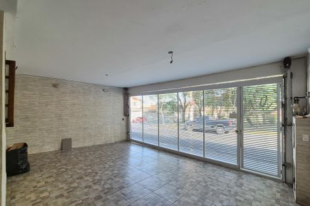 Casa para alugar com 150m², 3 quartos e 3 vagas Casa para alugar com 150m², 3 quartos e 3 vagasGaragem
