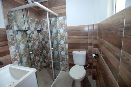Banheiro de apartamento para alugar com 1 quarto, 25m² em Vila da Penha, Rio de Janeiro