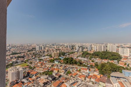 Apartamento à venda com 46m², 2 quartos e 1 vagaVista panorâmica da cidade de São Paulo, com muitos prédios e edifícios altos, e uma paisagem urbana densa e movimentada.