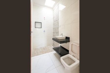 Banheiro da Suíte de casa para alugar com 3 quartos, 77m² em Parque Residencial Sabiás, Indaiatuba