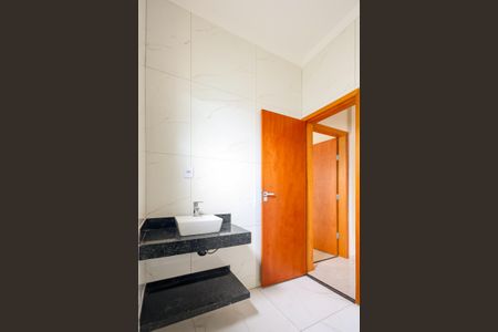 Casa para alugar com 77m², 3 quartos e 2 vagasBanheiro