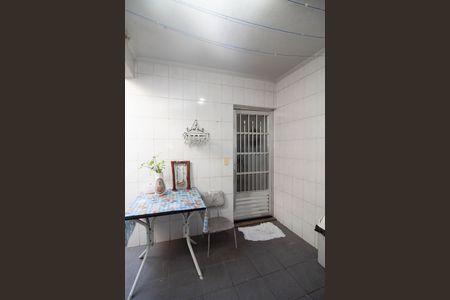 Casa à venda com 240m², 3 quartos e 2 vagas Casa à venda com 240m², 3 quartos e 2 vagasÁrea de Serviço