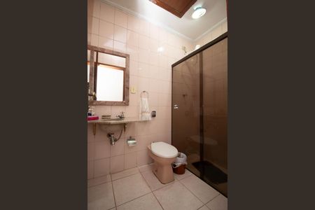 Casa à venda com 240m², 3 quartos e 2 vagas Casa à venda com 240m², 3 quartos e 2 vagasBanheiro