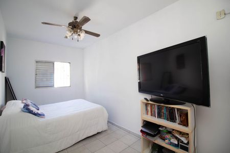 Casa à venda com 240m², 3 quartos e 2 vagas Casa à venda com 240m², 3 quartos e 2 vagasQuarto 2 - Suíte