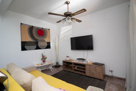 Casa à venda com 240m², 3 quartos e 2 vagas Casa à venda com 240m², 3 quartos e 2 vagasSala