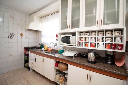 Casa à venda com 240m², 3 quartos e 2 vagas Casa à venda com 240m², 3 quartos e 2 vagasCozinha