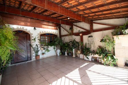 Casa à venda com 240m², 3 quartos e 2 vagas Casa à venda com 240m², 3 quartos e 2 vagasGaragem
