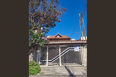 Casa à venda com 240m², 3 quartos e 2 vagas