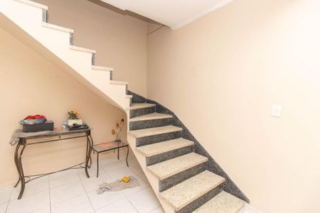 Escada de casa à venda com 2 quartos, 80m² em Vila Medeiros, São Paulo