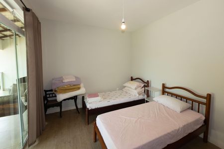 Casa de condomínio à venda com 480m², 5 quartos e 10 vagasQuarto 2
