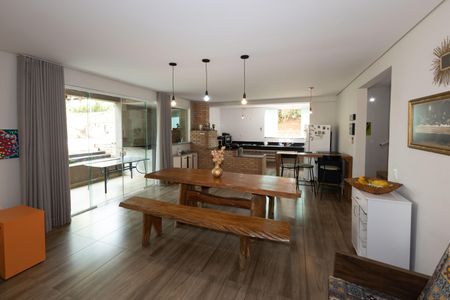 Sala de Jantar de casa de condomínio à venda com 5 quartos, 480m² em Jardins de Petrópolis, Nova Lima