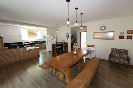 Casa de condomínio à venda com 480m², 5 quartos e 10 vagasSala de Jantar