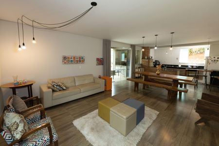 Casa de condomínio à venda com 480m², 5 quartos e 10 vagasSala de Estar