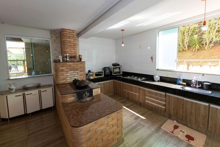 Casa de condomínio à venda com 480m², 5 quartos e 10 vagasCozinha