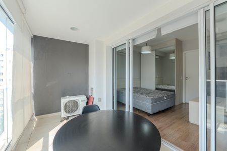 Studio à venda com 35m², 1 quarto e 1 vaga Studio à venda com 35m², 1 quarto e 1 vagaSacada