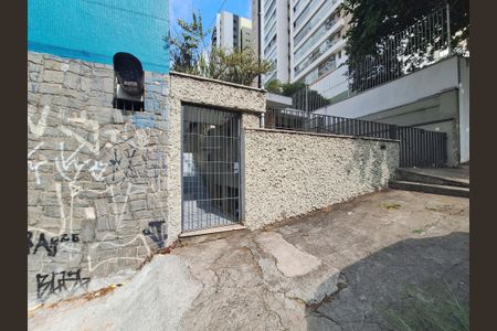Casa para alugar com 315m², 2 quartos e sem vagaFachada
