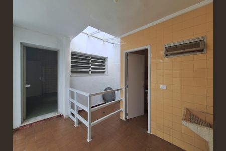 Casa para alugar com 315m², 2 quartos e sem vagaÁrea de Serviço