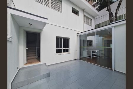 Casa para alugar com 315m², 2 quartos e sem vagaQuintal
