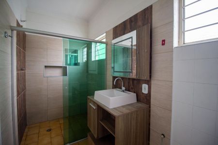 Casa para alugar com 60m², 2 quartos e 2 vagasBanheiro